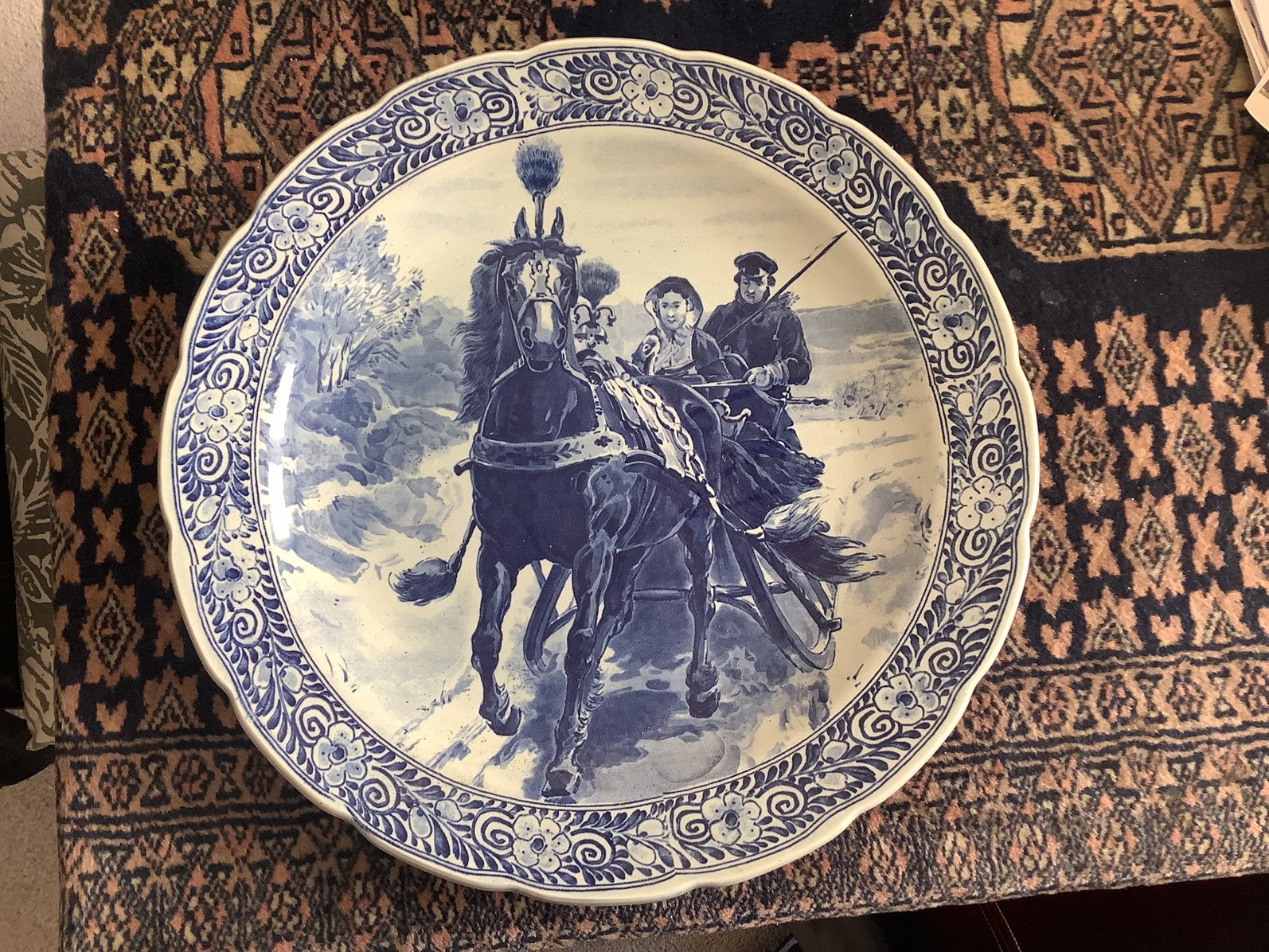 Porselijnen schaal, Ophalen