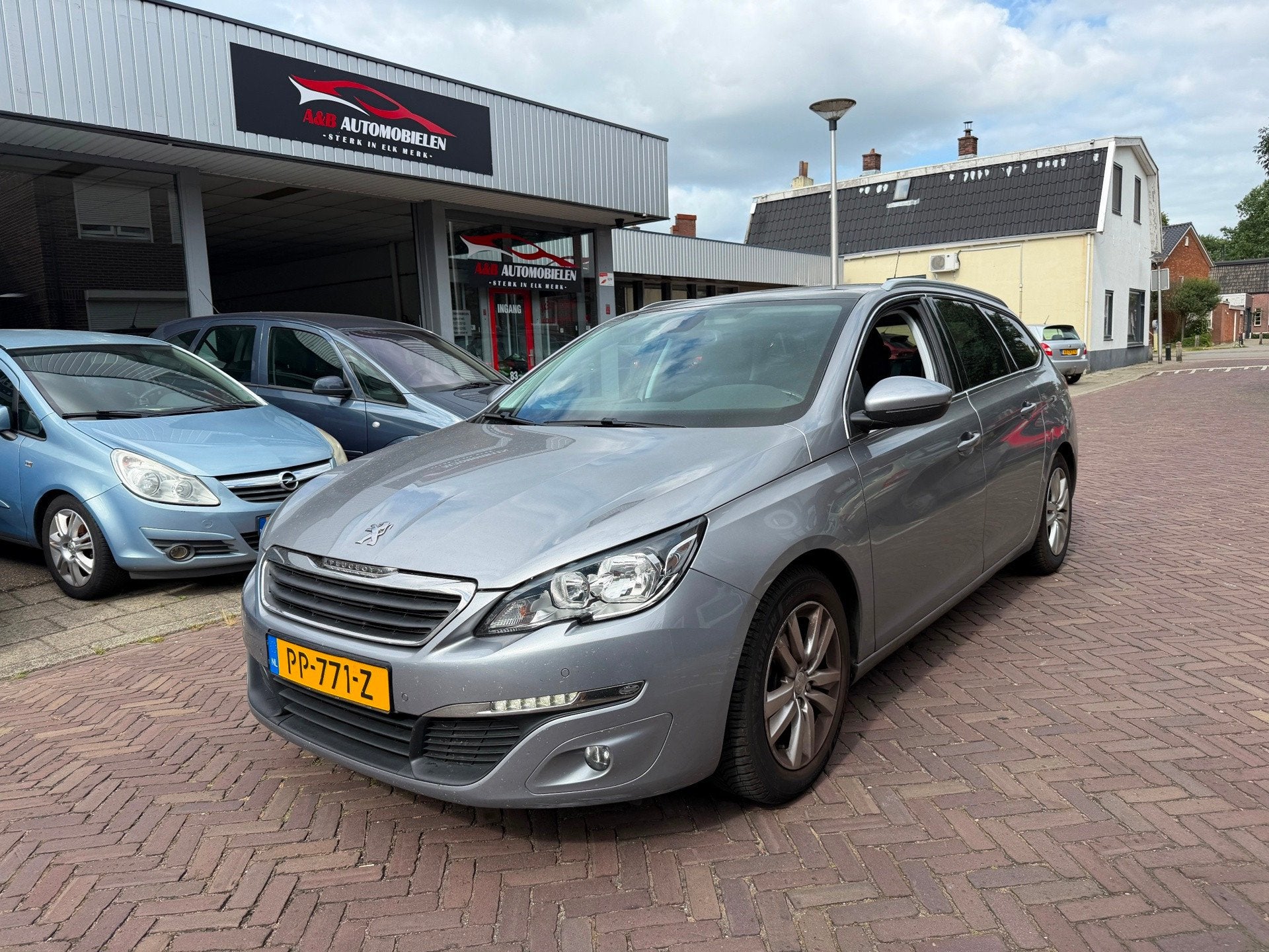 Peugeot 308 SW 1.2 PureTech Blue Lion, Auto's, Voorwielaandrijving, Gebruikt, Euro 6, 1199 cc