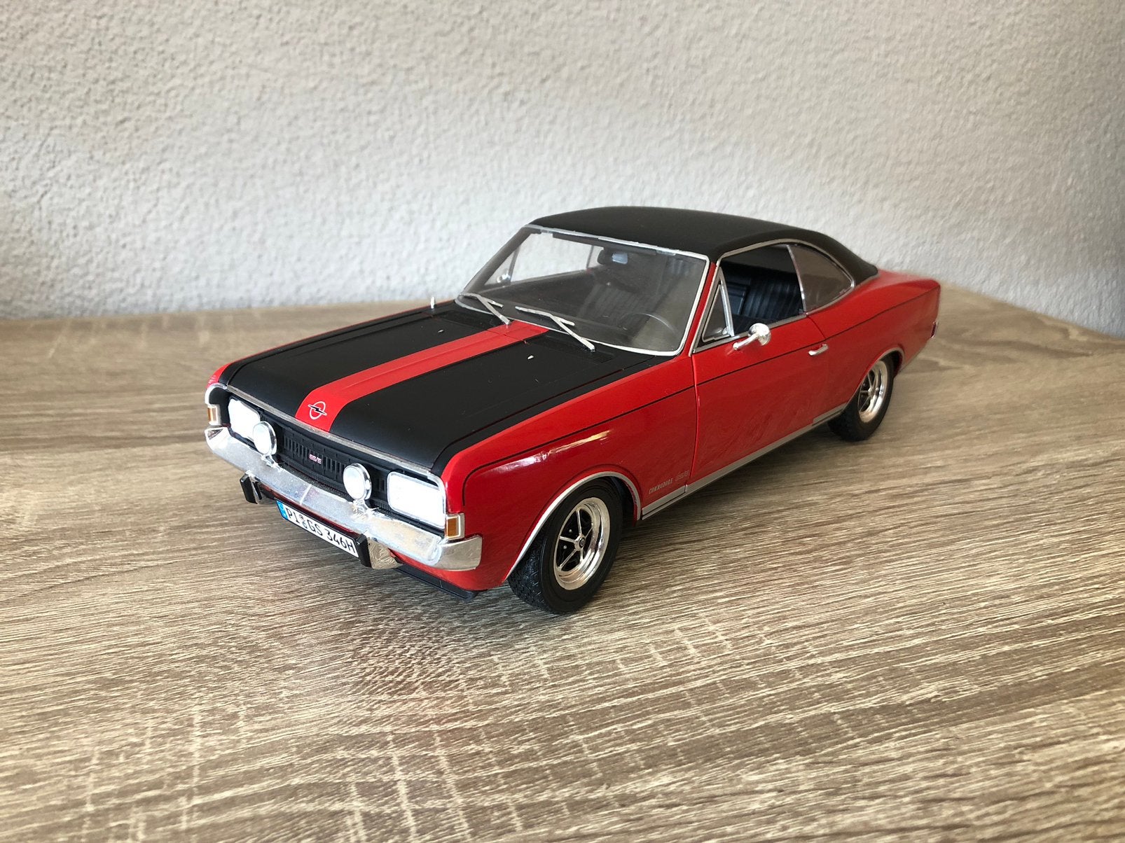 Revell 1/18 Opel commodore super mooi, Ophalen, Zo goed als nieuw, Auto, Revell