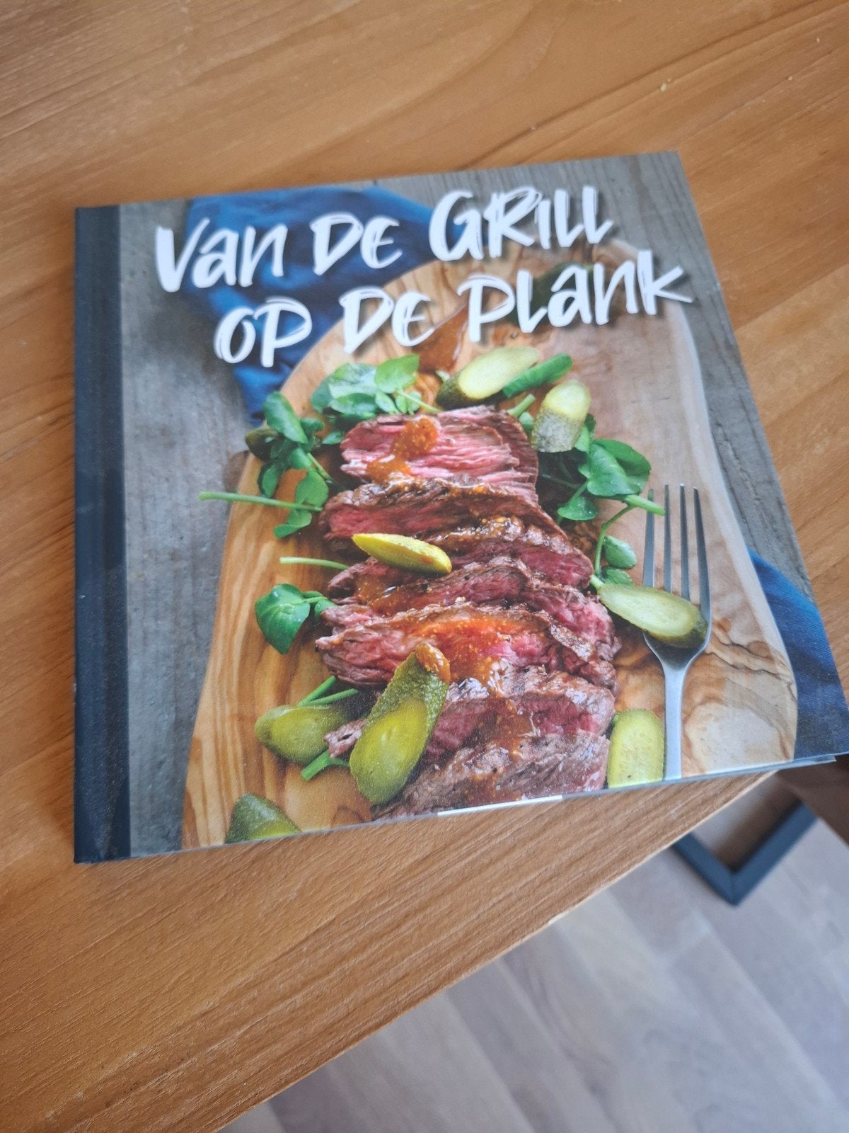 Van de Grill op de Plank - Kookboek, Onbekend, Hoofdgerechten, Ophalen of Verzenden, Zo goed als nieuw