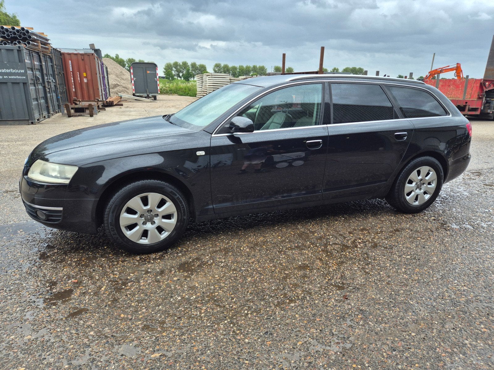 Audi A6 2.4 V6 130KW Avant automaat '05, 1800 kg, Zwart, Stationwagon, Particulier