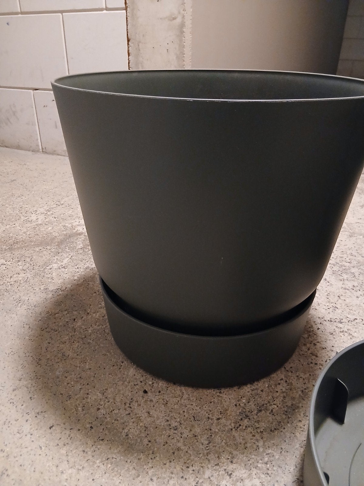2 x grote groene plantenpot kunststof voor binnen en buiten., Ophalen, Kunststof, 40 cm of meer, Rond