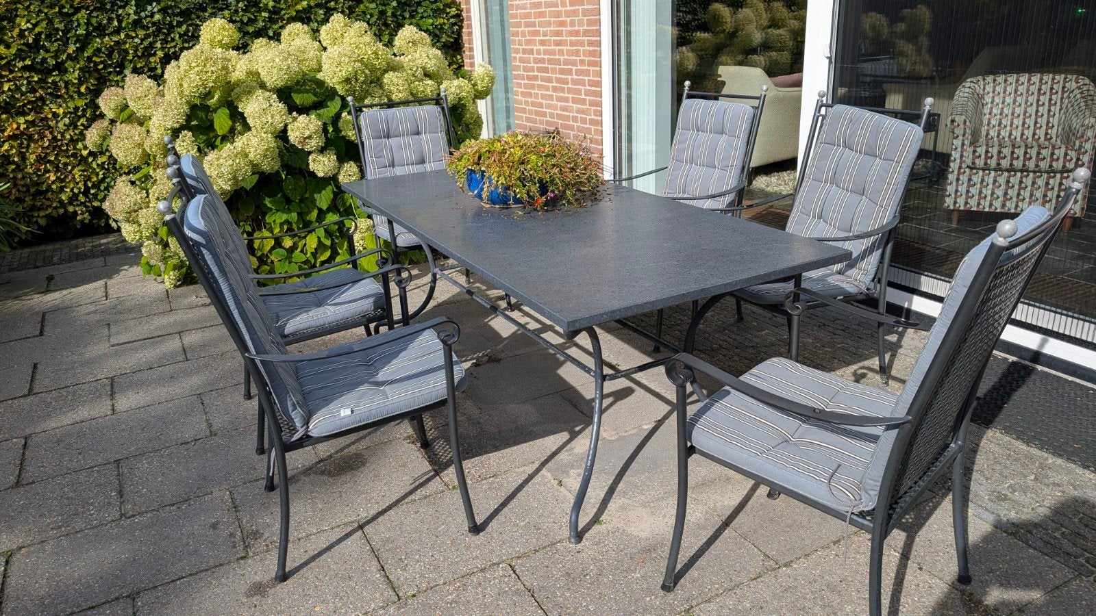 tuintafel Belgisch hardsteen met 4 stoelen, Ophalen, Overige materialen, Gebruikt, Eettafel
