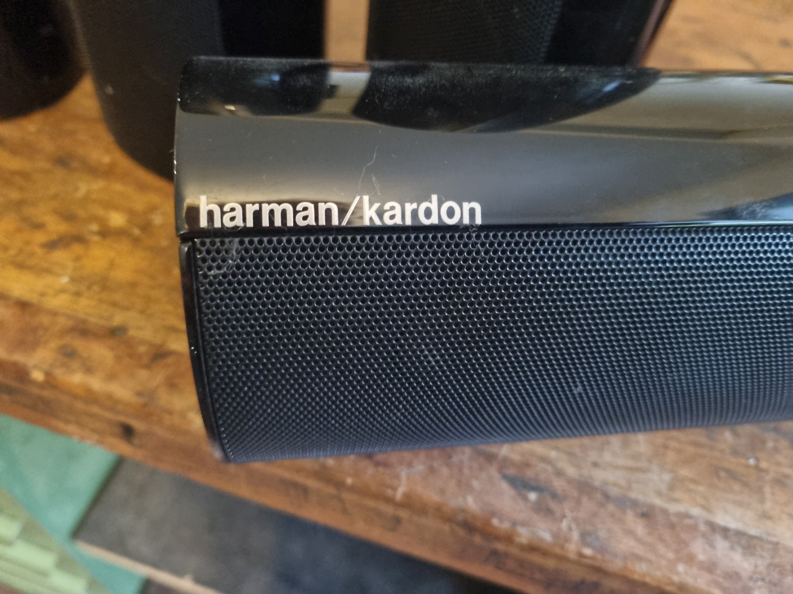 5 speakers zgan , waarvan 1 bass speaker (Harman Kardon)., Ophalen of Verzenden, Zo goed als nieuw