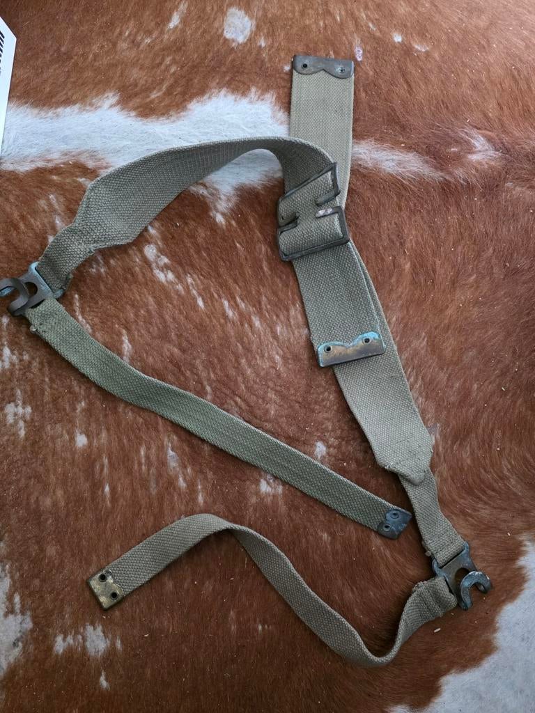 Twee webbing L-straps wo2 indie Korea etc, Verzamelen, Militaria | Tweede Wereldoorlog, Ophalen of Verzenden, Landmacht, Engeland