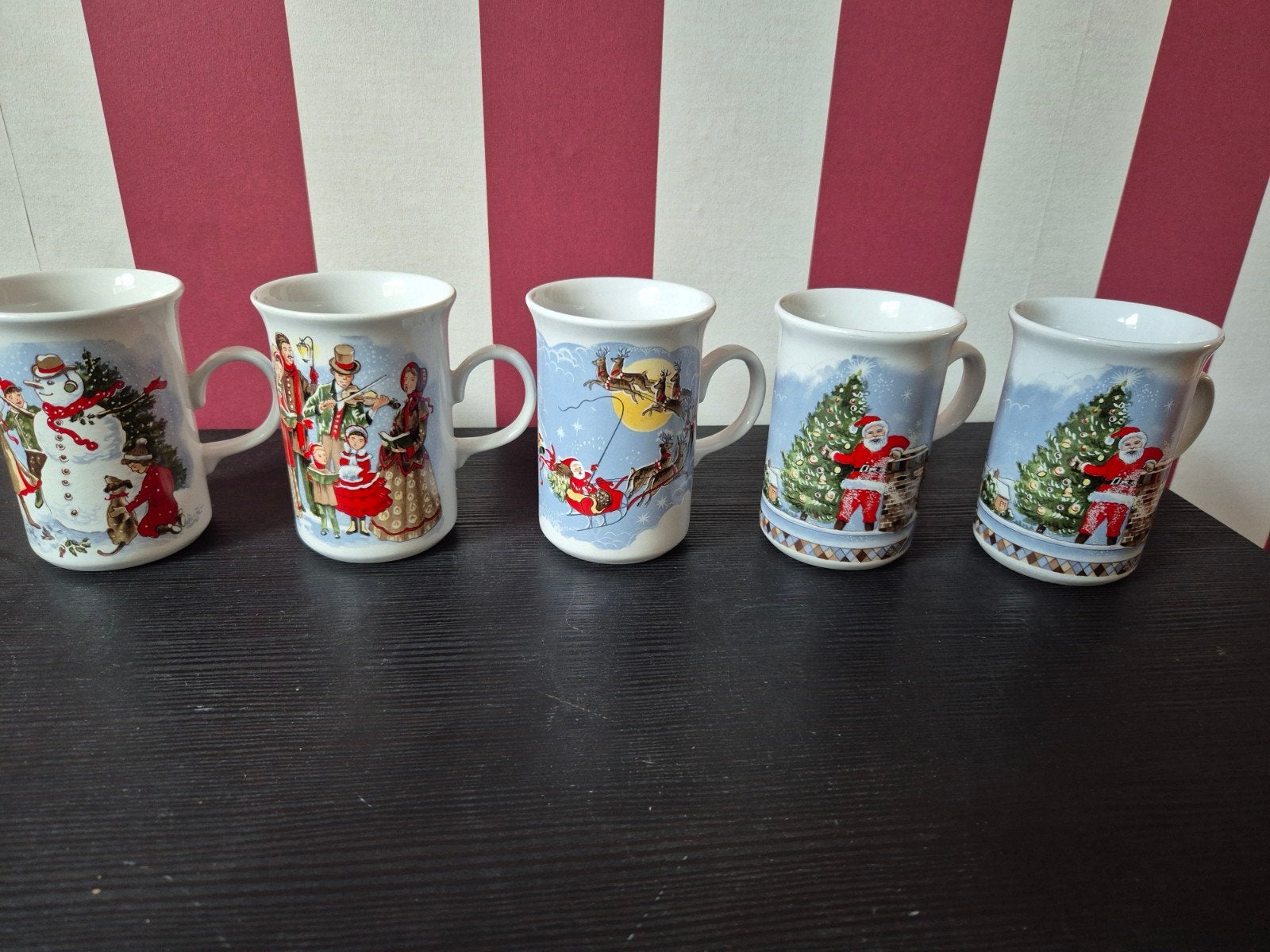 Churchill mokken kerst, Gebruikt, Ophalen of Verzenden, Overige stijlen, Kop(pen) en/of Schotel(s)