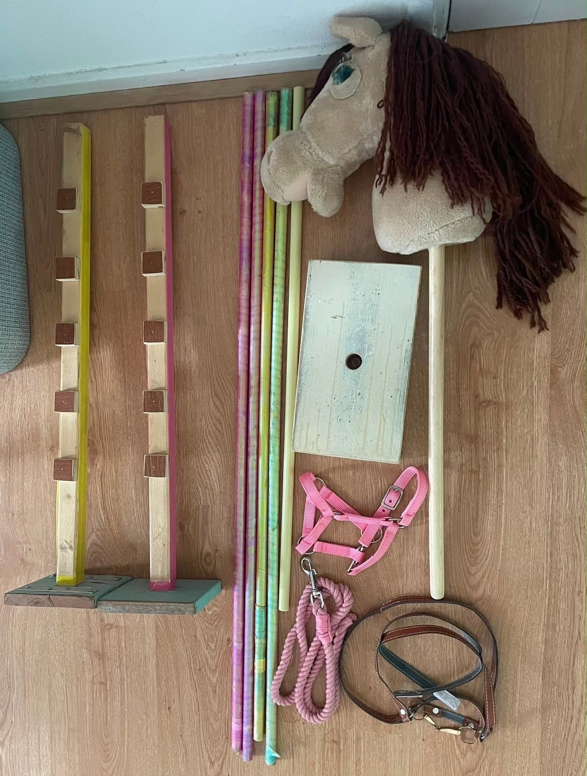 Hobbyhorse set met hindernissen en accessoires, Ophalen, Gebruikt, Jongen of Meisje