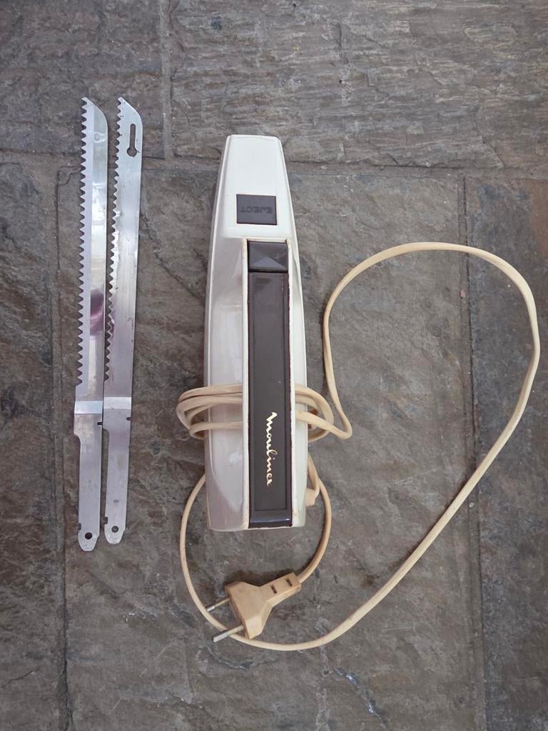 Vintage Moulinex Elektrisch Vleesmes met 2 messen, Minder dan 1 liter, Ophalen of Verzenden, Gebruikt