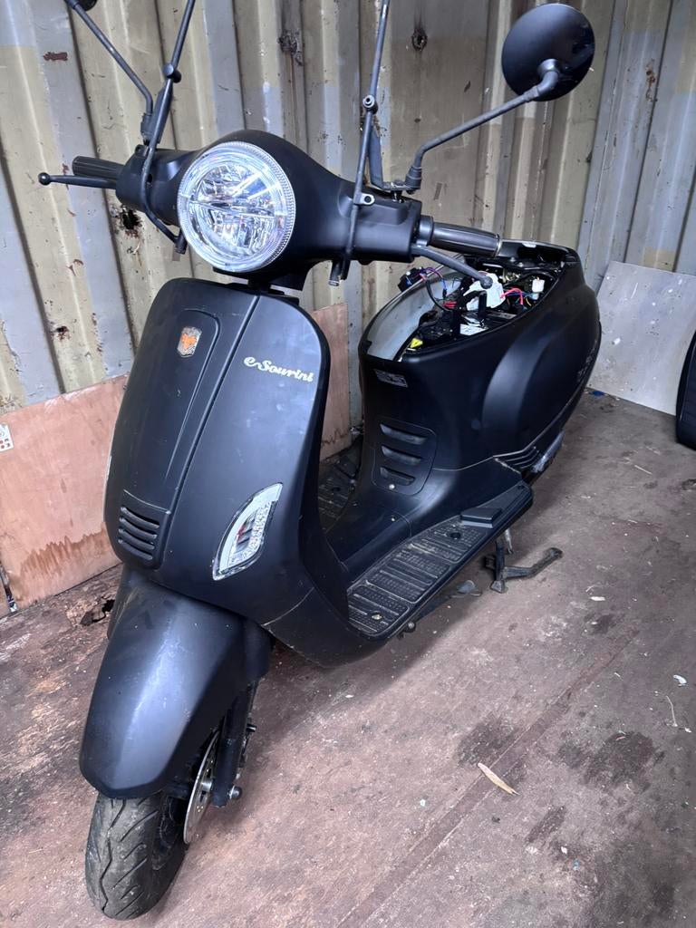2 x electriche scooter grijs en mat zwart, Ophalen of Verzenden, Zo goed als nieuw, Overige typen, Overige merken