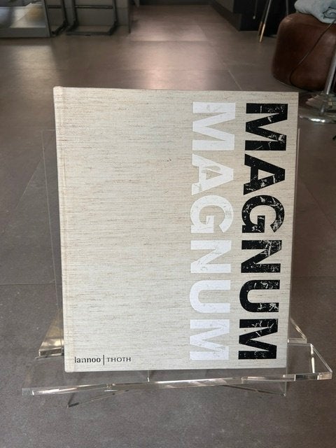 Koffietafelboek Magnum Magnum, Boeken, Fotografen, Brigitte Lardinois, Ophalen of Verzenden, Zo goed als nieuw
