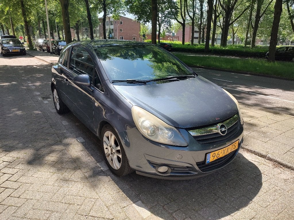 Opel Corsa 2007 1.4 Grijs, Voorwielaandrijving, Handgeschakeld, 1364 cc, Particulier