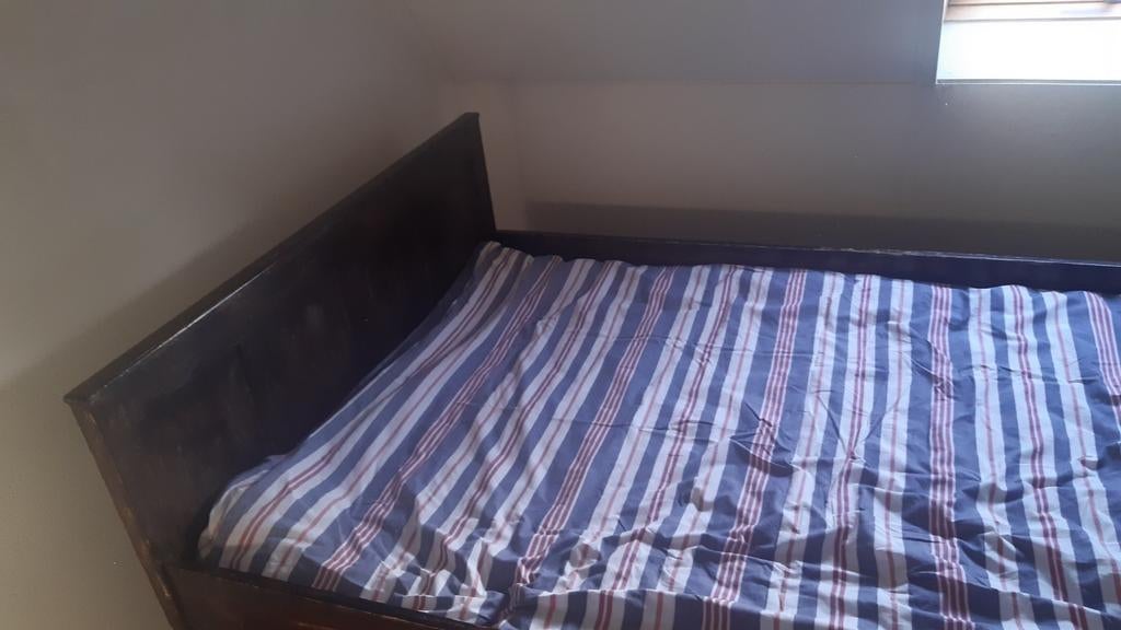 Antiek houten bed met lattenbodem, Antiek en Kunst, Antiek | Meubels | Bedden, Ophalen