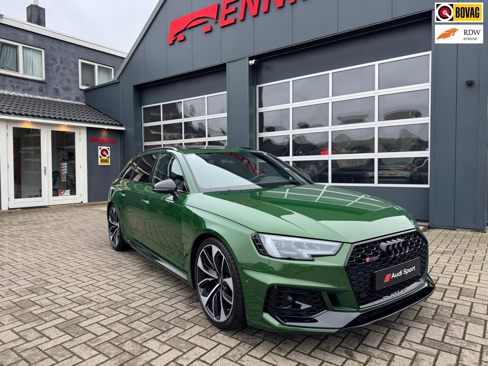 Audi A4 Avant 2.9 TFSI RS 4 quattro Exclusive / Pano / 360Ca, Dealer onderhouden, Gebruikt, Verwarmde buitenspiegels, Vierwielaandrijving
