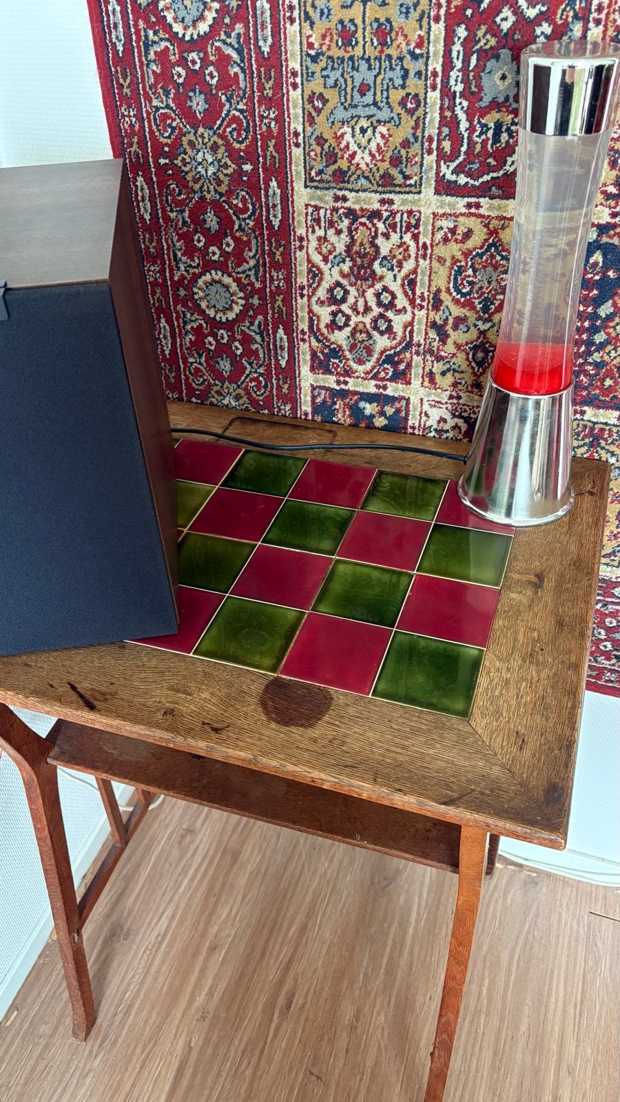 Houten bijzettafeltje met tegeltjes, Ophalen
