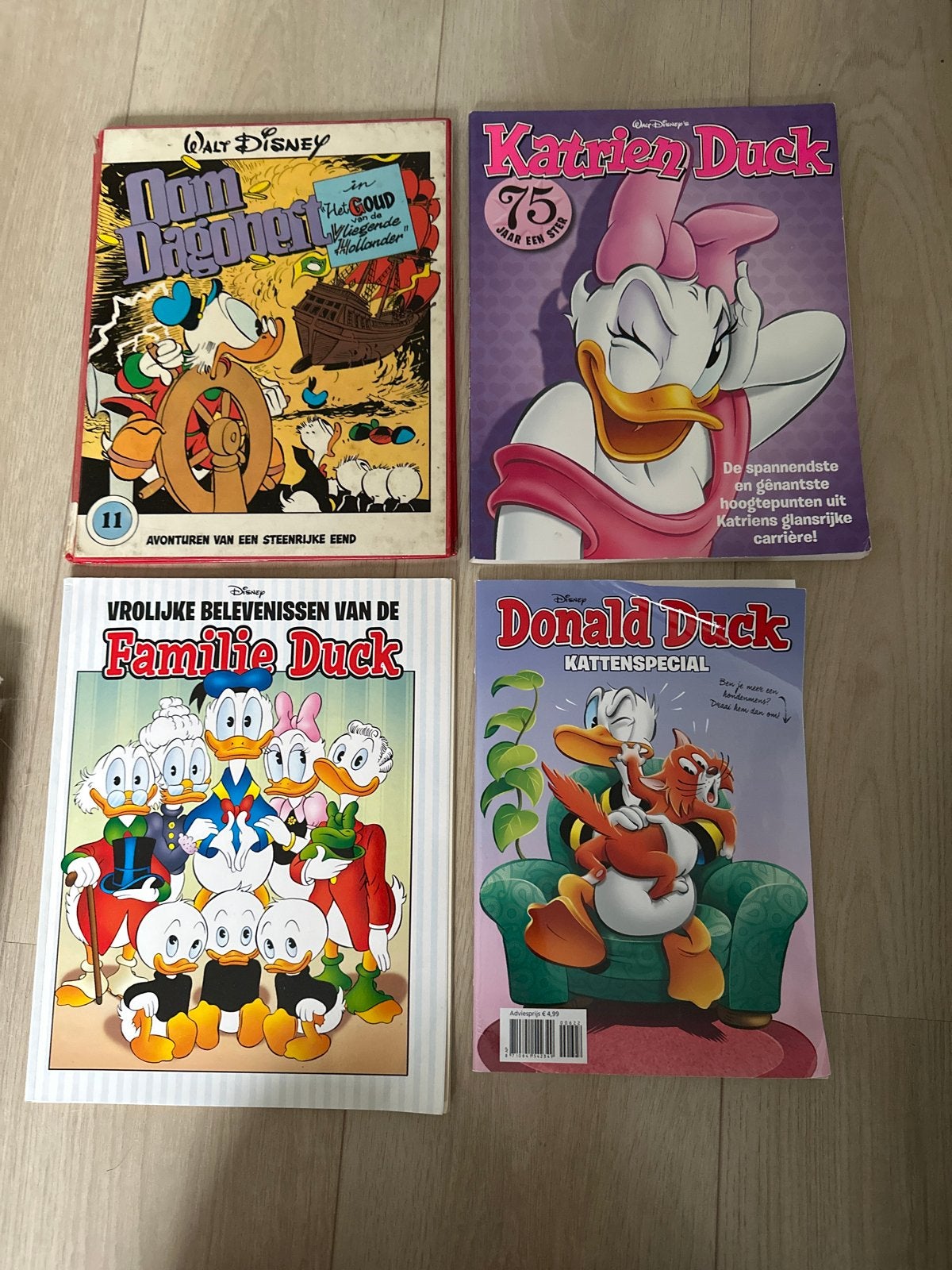 Donald Duck en Katrien Duck stripboeken - 4 stuks, Boeken, Meerdere stripboeken, Ophalen of Verzenden, Gelezen