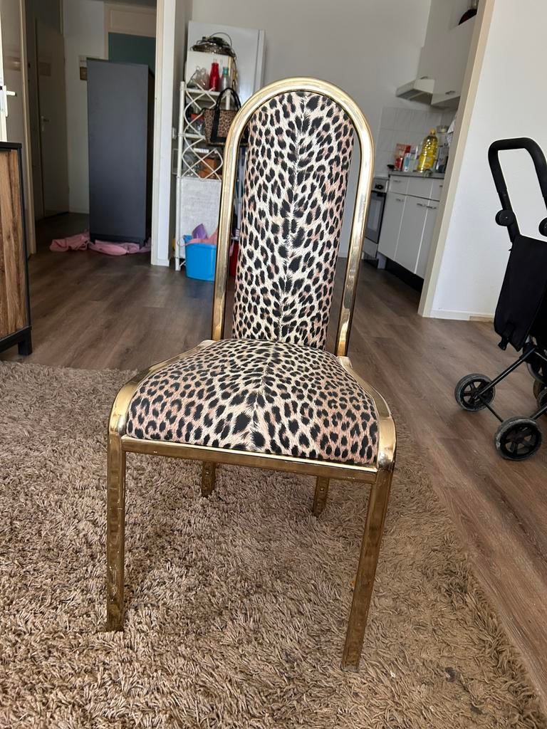 Stoel met tijgerprint., Huis en Inrichting, Stoelen, Ophalen, Zo goed als nieuw, Eén