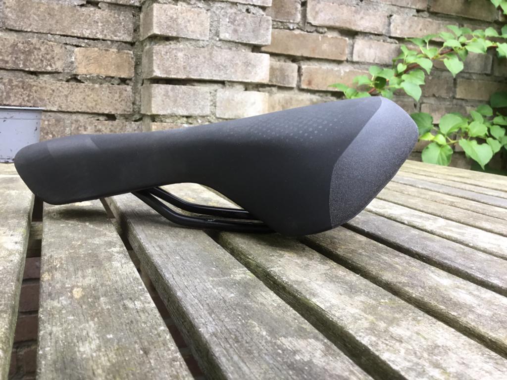T.k.a. Sportourer FLX Fietszadel voor trekking fiets, Ophalen, Overige materialen, Zo goed als nieuw, Zadel