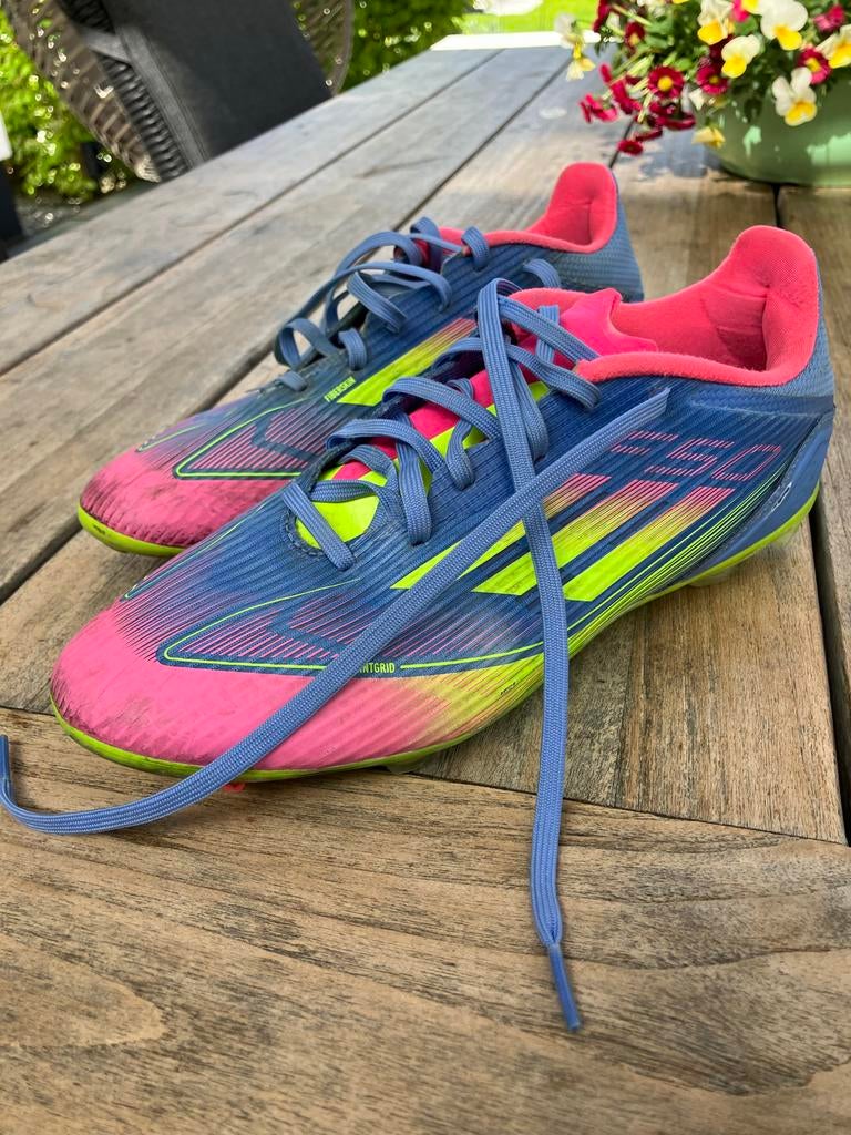 Adidas F50 voetbalschoenen - Maat 41 1/3, Sport en Fitness, Voetbal, Ophalen of Verzenden, Gebruikt, Schoenen