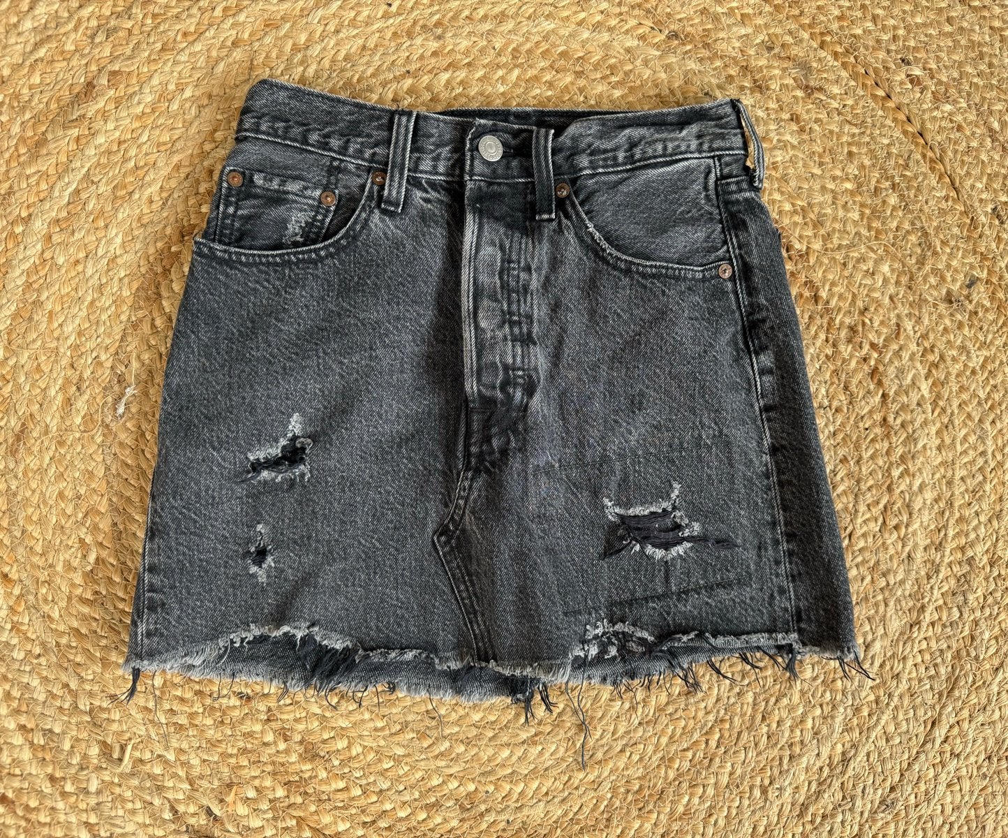 Levi's Zwart Spijkerrokje maat xs 24, Zwart, Ophalen of Verzenden, Zo goed als nieuw, Maat 34 (XS) of kleiner