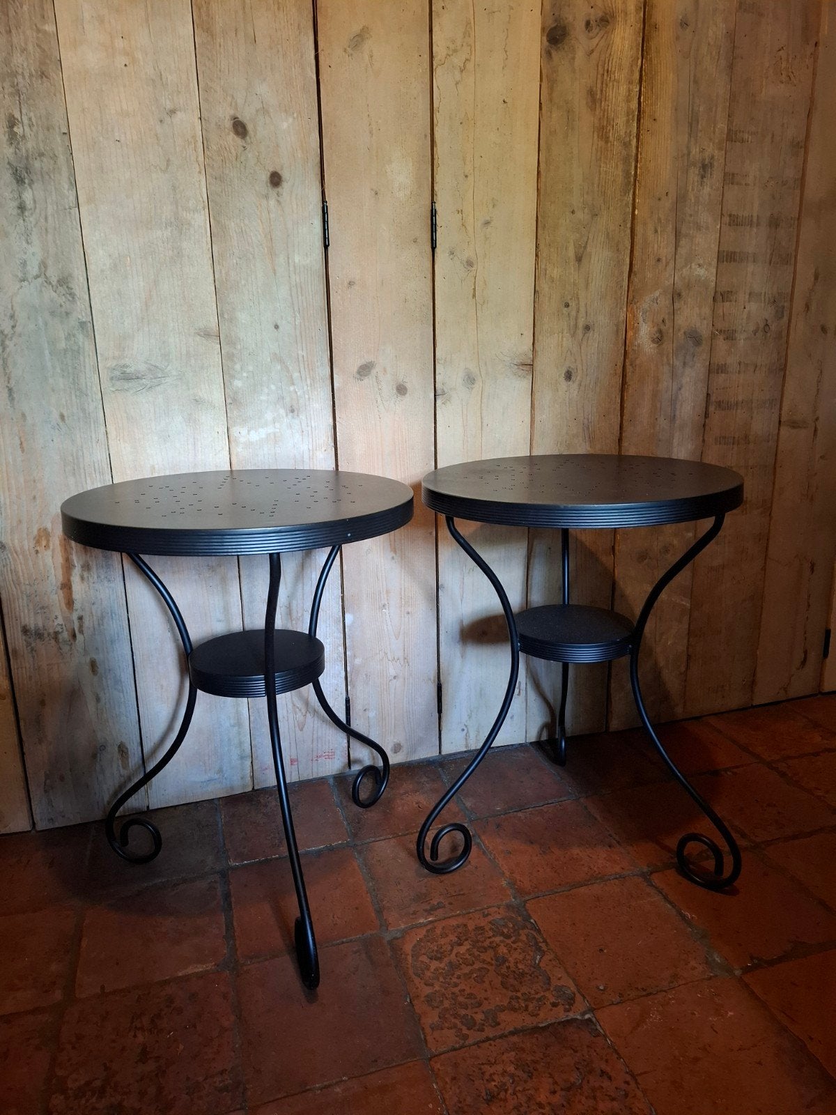Set van 2 IKEA NORESUND bijzettafels, zwart metaal, Minder dan 55 cm, Gebruikt, Metaal of Aluminium, Rond