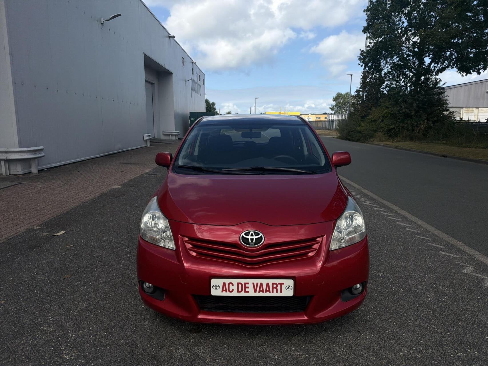 Toyota Verso 1.8 VVT-i Business - NAVI/PANODAK/CAMERA/NAP, Auto's, Voorwielaandrijving, Euro 5, 4 cilinders, Handgeschakeld