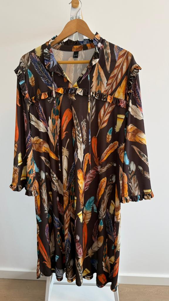 Yoek travelstof jurk bruin met veren print maat 46/48 ZGAN, Kleding | Dames, Bruin, Maat 46/48 (XL) of groter, Ophalen of Verzenden
