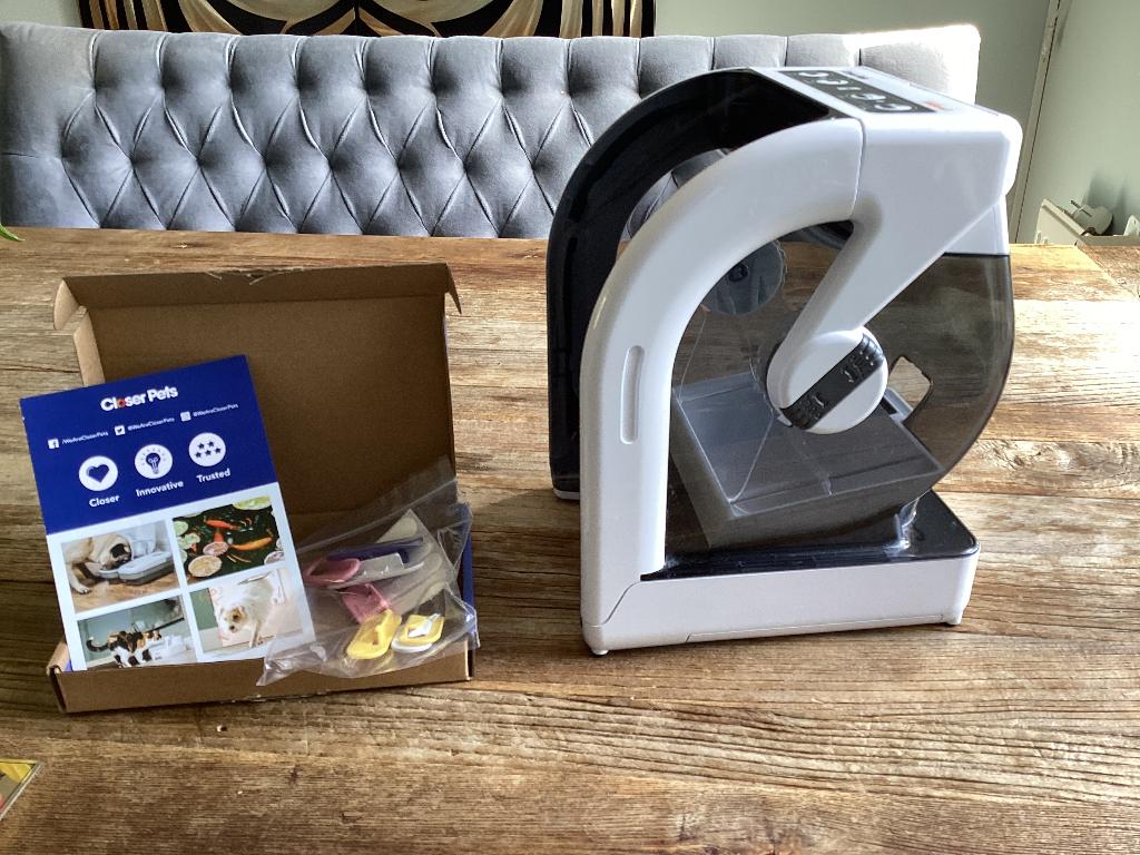 Voerautomaat, Dieren en Toebehoren, Kattenvoerbakken en Drinkbakken, Ophalen of Verzenden, Automatisch, Zo goed als nieuw