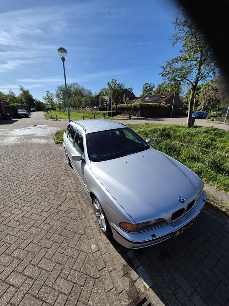 BMW e39 528i, Auto's, BMW, Achterwielaandrijving, Zwart, 2000 kg, Leder