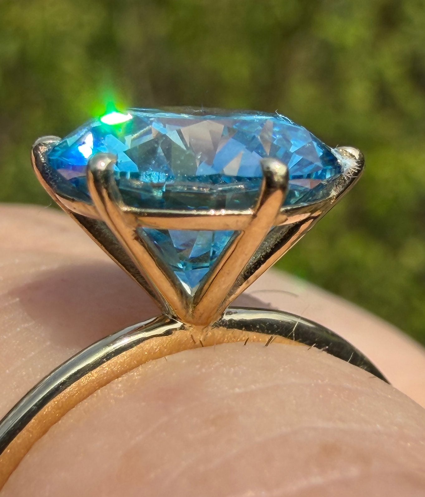 14k geel gouden ring met blauwe diamant van 3.51ct! nieuw!, Blauw, Nieuw, Ophalen of Verzenden, 17 tot 18