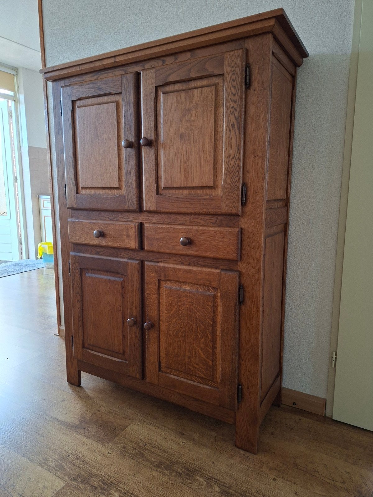 Massief eikenhouten kast. - De Dissel., Huis en Inrichting, Ophalen of Verzenden, Gebruikt, Eikenhout