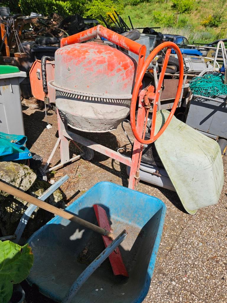 Goede gebruikte betonmolen 220 volt merk lescha, Ophalen of Verzenden, Gebruikt