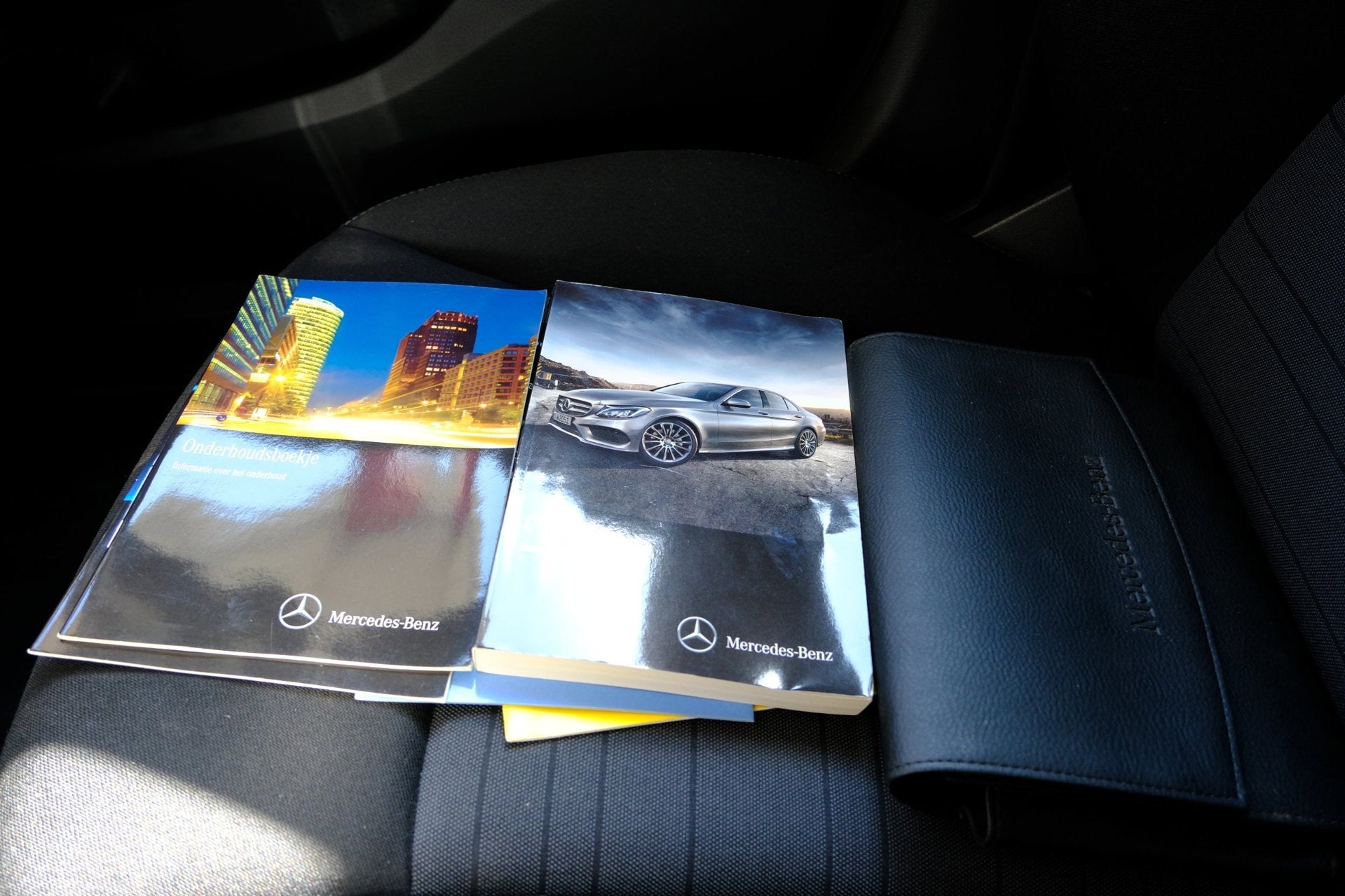 Foto 22 van Mercedes-Benz C-klasse 180 Ambition Aut. Navi|LED koplamp|LM