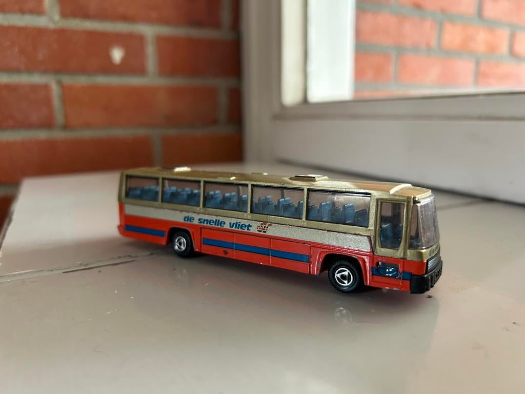 Model efsi holland bus met bagageluiken die open kunnen, Hobby en Vrije tijd, Modelauto's | 1:87, Ophalen of Verzenden, Zo goed als nieuw
