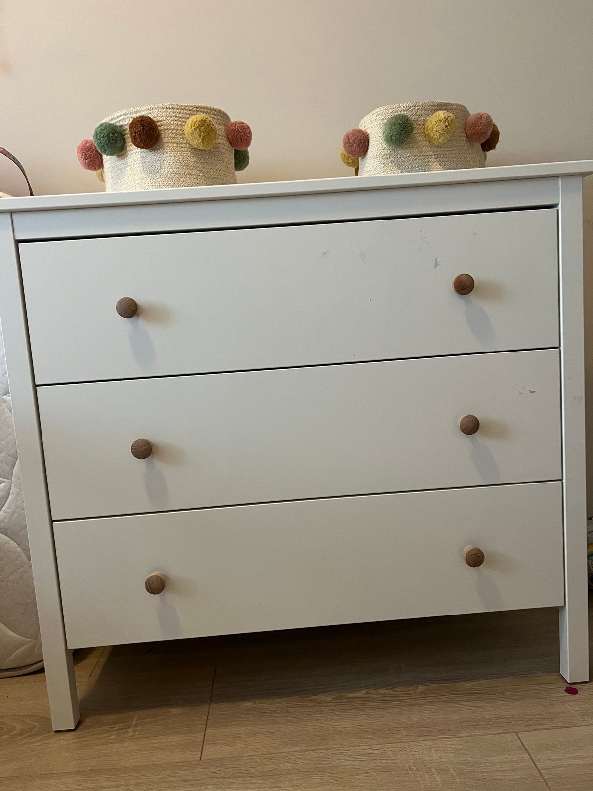 Ikea Commode en Kinderbedje - Gebruikt met Lichte Sporen, Ophalen, Gebruikt, Commode