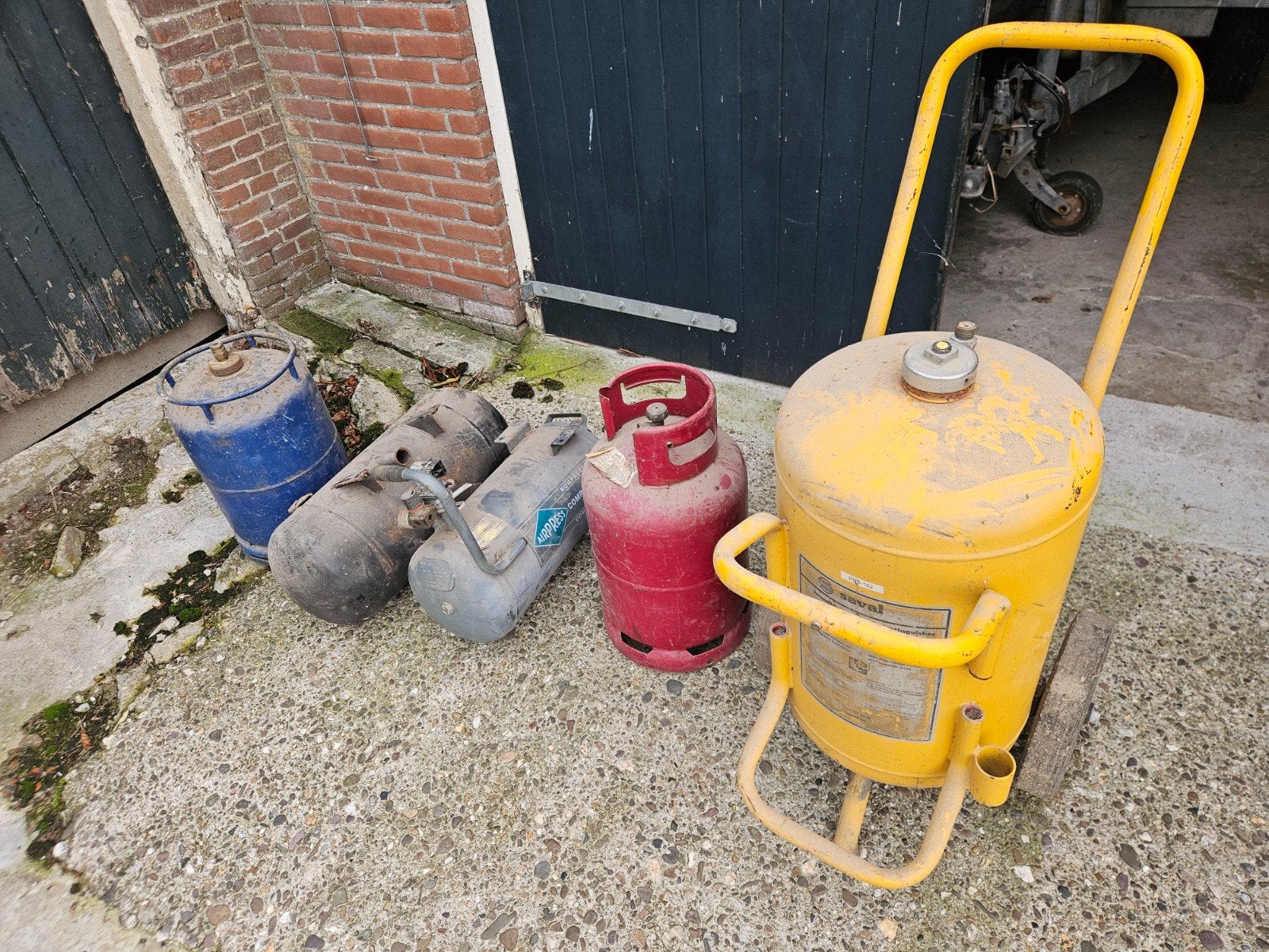 Oude tanks luchtketel voor buitenkachel of smoker projecten, Doe-het-zelf en Verbouw, Ophalen, Gebruikt