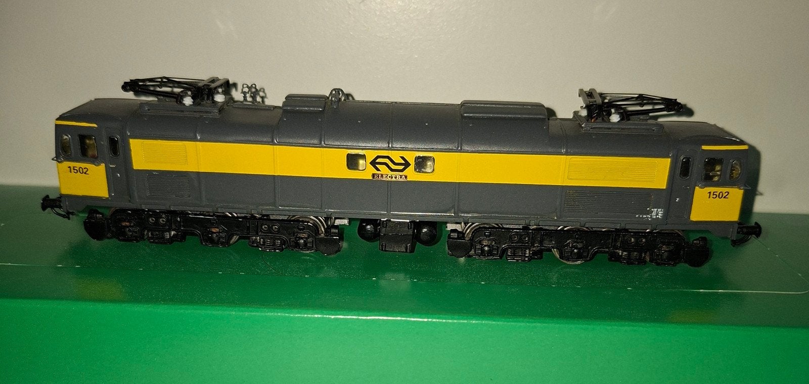 Kleinspoor elok NS 1502 "Electra", dummy, Hobby en Vrije tijd, Overige merken, Ophalen of Verzenden, Gelijkstroom, Locomotief