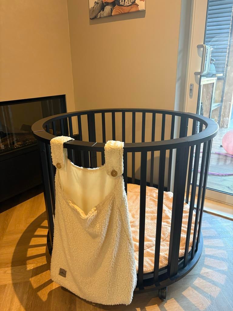 Zwarte ronde box met Jollein boxkleed en opbergzak, Ophalen of Verzenden, Gebruikt, Rond, Boxkleed