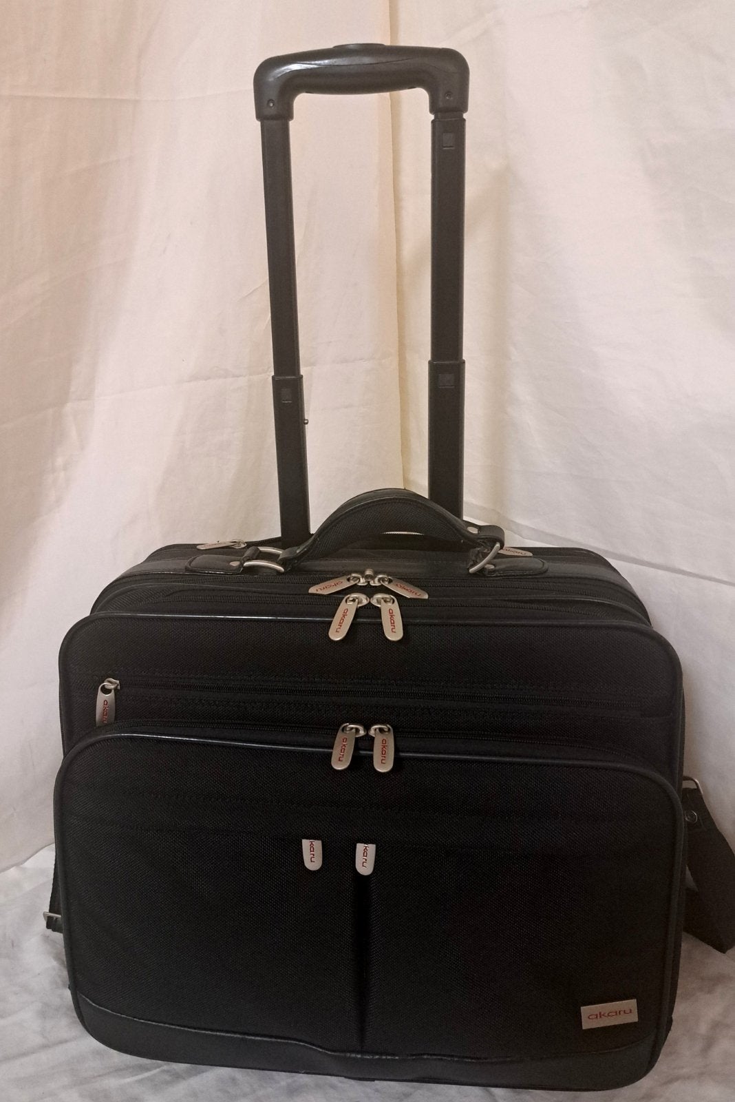 Acaru aktetas Handbagage Cabine koffers
Geschikt voor, Ophalen of Verzenden, Zo goed als nieuw, Hard kunststof, Minder dan 50 cm