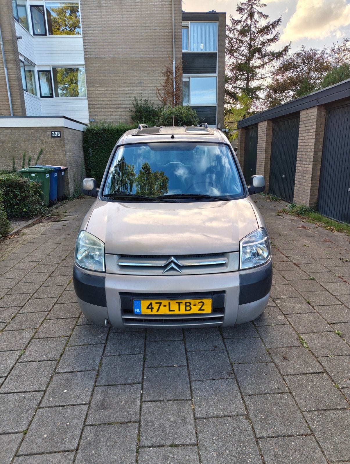 Citroën Berlingo 1.6 I 16V 2003 met trekhaak en airco, 4 cilinders, 1226 kg, Beige, Berlingo