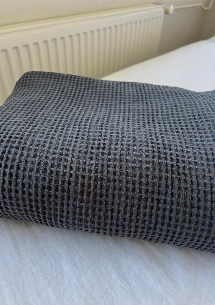 Ikea grijze sprei/ wafeldeken 230 x 250, Ophalen of Verzenden, Zo goed als nieuw