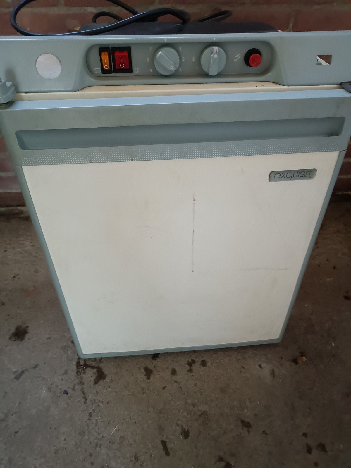 koelkast 12 volt gas en 230 v, Witgoed en Apparatuur, Minder dan 75 liter, Ophalen, Zonder vriesvak, Minder dan 85 cm