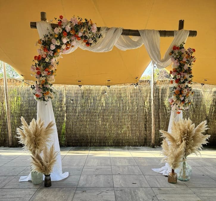 5x Bloemstukken voor bruiloft of evenement, Huis en Inrichting, Gebruikt, Ophalen of Verzenden, Oranje, Bloemstuk