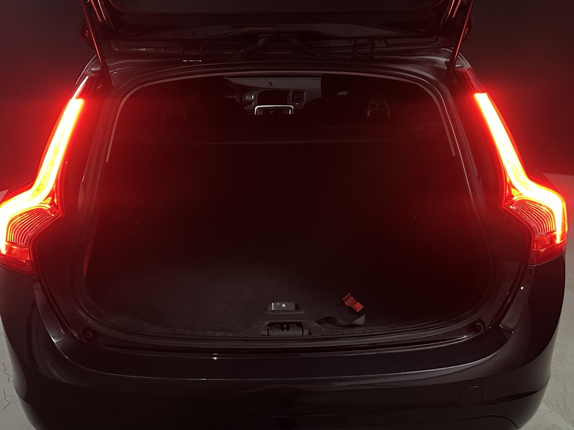Foto 9 van Volvo V60 2.0 D2 Polar+ *Diesel*Full Options*Zeer goed Onder