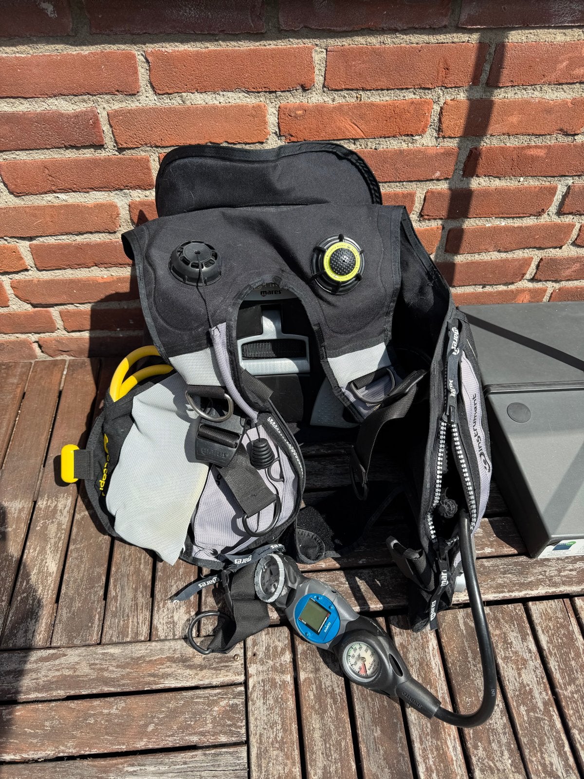 Mares Hub duikuitrusting: Trimvest, duikcomputer en octopus, Ophalen, Gebruikt, Trimvest of Wing