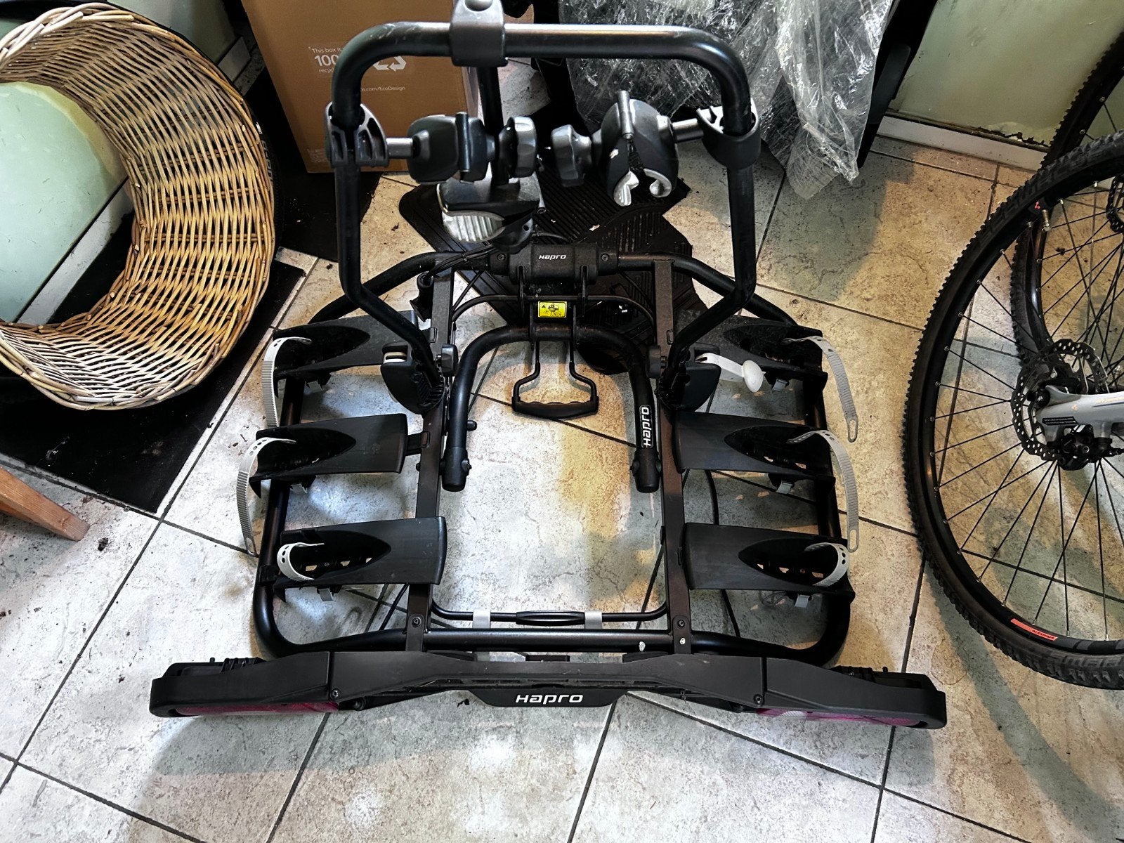 Hapro kantelbare fietsendrager 3 fietsen met slot z.g.a.n., Auto diversen, Ophalen, 3 fietsen of meer, Gebruikt, Brede banden