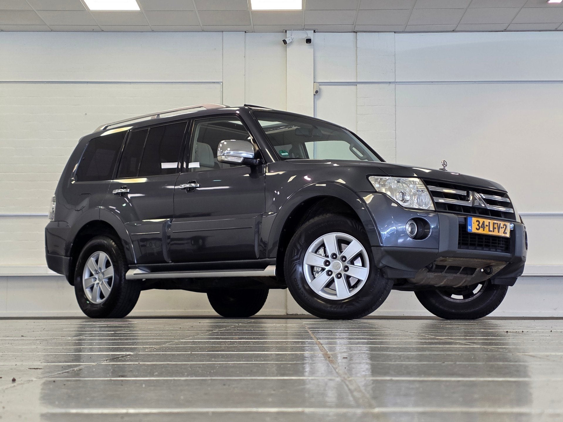 Mitsubishi Pajero 3.2 DI-D Instyle Automaat 70 Leder Trekhaa, Auto's, Mitsubishi, Gebruikt, Zwart, 4 cilinders, 7 stoelen