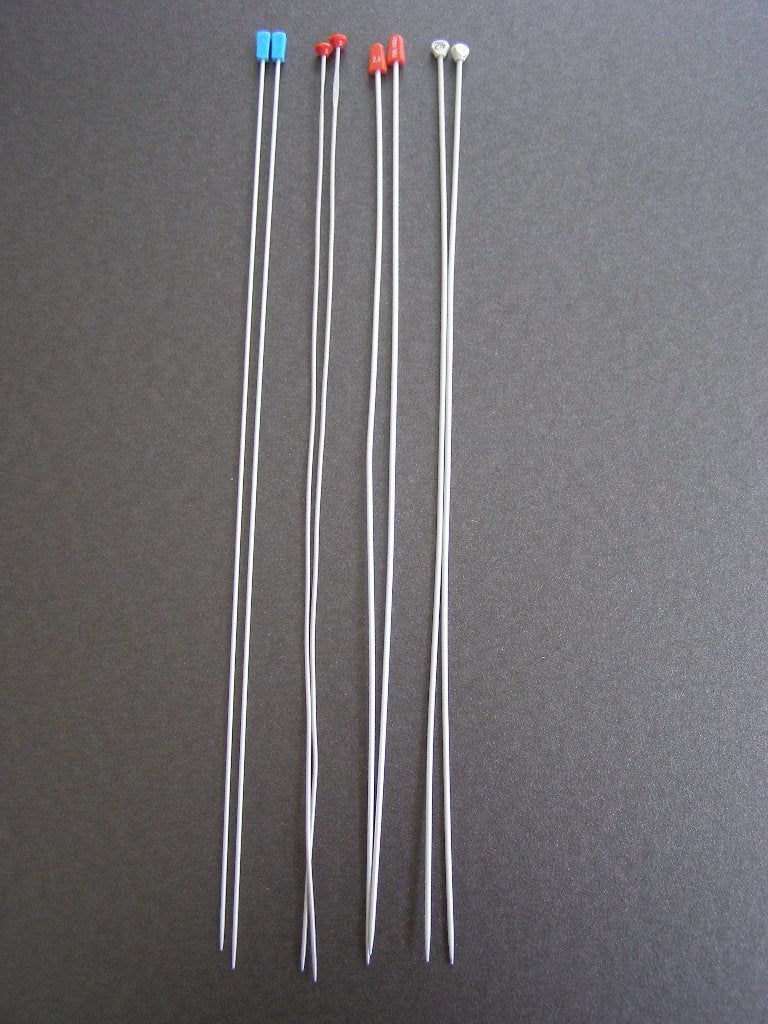 Breinaalden, mt 2 en 2½; 4 sets van 2 met knop, Ophalen of Verzenden, Gebruikt, Breien, Naald