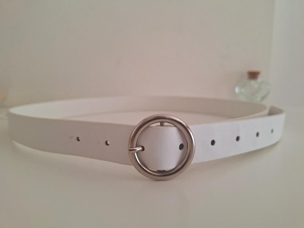 Witte riem, Kleding | Dames, Riemen en Ceinturen, Ophalen of Verzenden, Zo goed als nieuw, Wit, 80 tot 90 cm