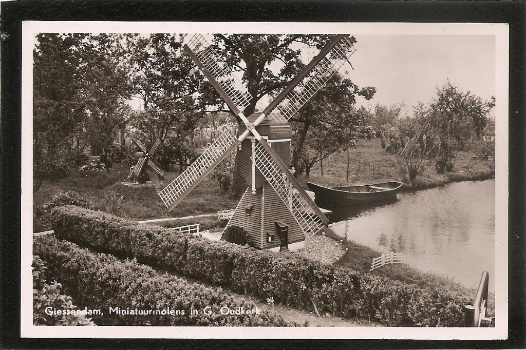 Giessendam, Miniatuurmolens in G. Oudkerk, Ophalen of Verzenden, 1940 tot 1960, Gelopen, Zuid-Holland