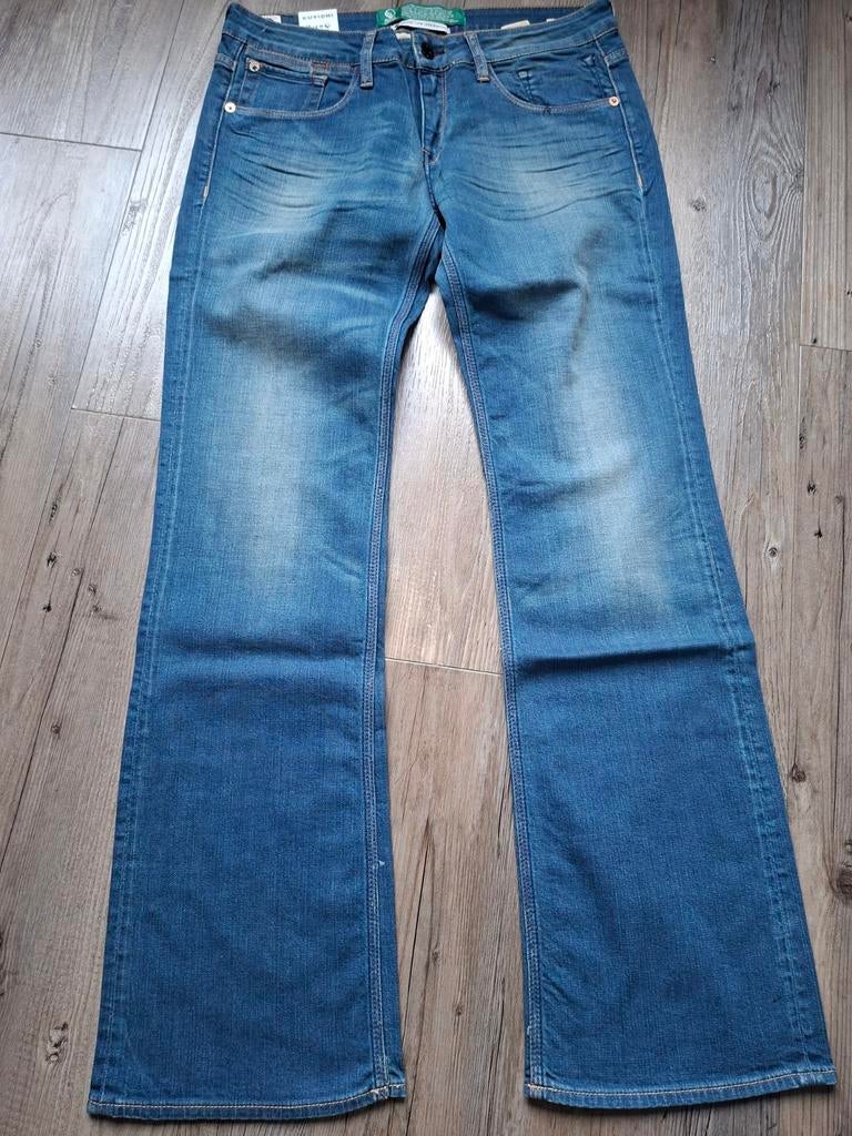 KUYICHI Wendy low bootcut jeans W30 L32, Kleding | Dames, Spijkerbroeken en Jeans, Blauw, KUYICHI, Nieuw, Ophalen of Verzenden